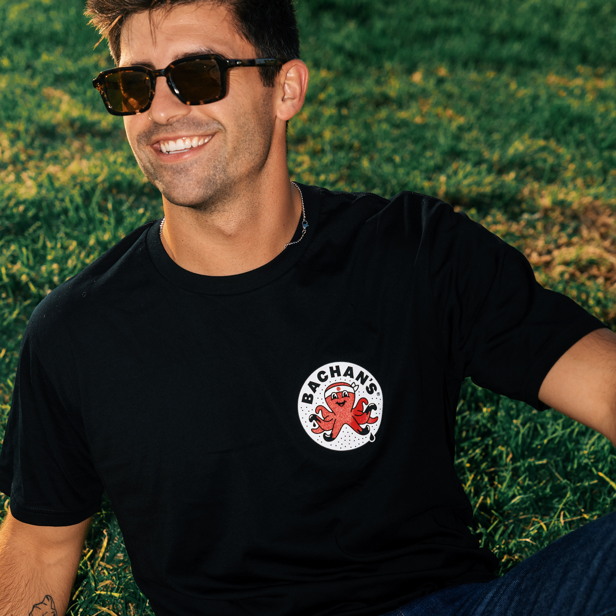 Knuckles Tee O1